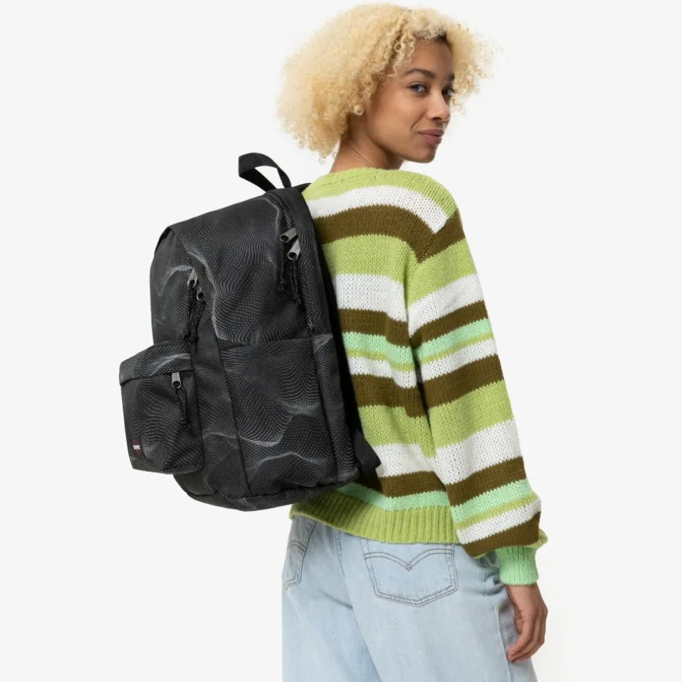 Eastpak Day Office 17 inch laptop rugzak 31 liter refleks dots black