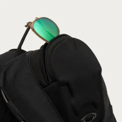 Oakley Bathroom Sink RC 15 inch laptop rugzak 21 liter blackout