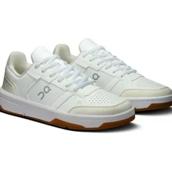 On THE ROGER Clubhouse schoenen dames white ivory