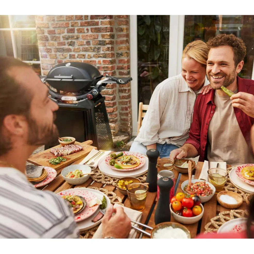 Weber Q 2800N+ gasbarbecue black inclusief onderstel